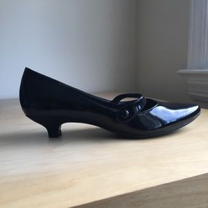 Black kitten/kitty heels